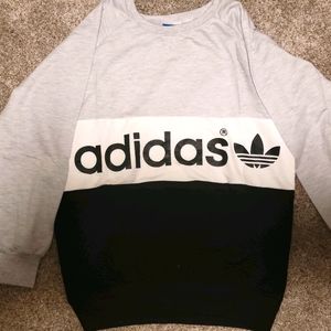 NWOT Adidas Crewneck light sweatshirt